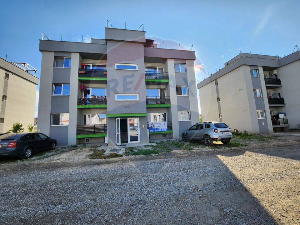 Apartament 3 camere cu terasă, Sânpetru!