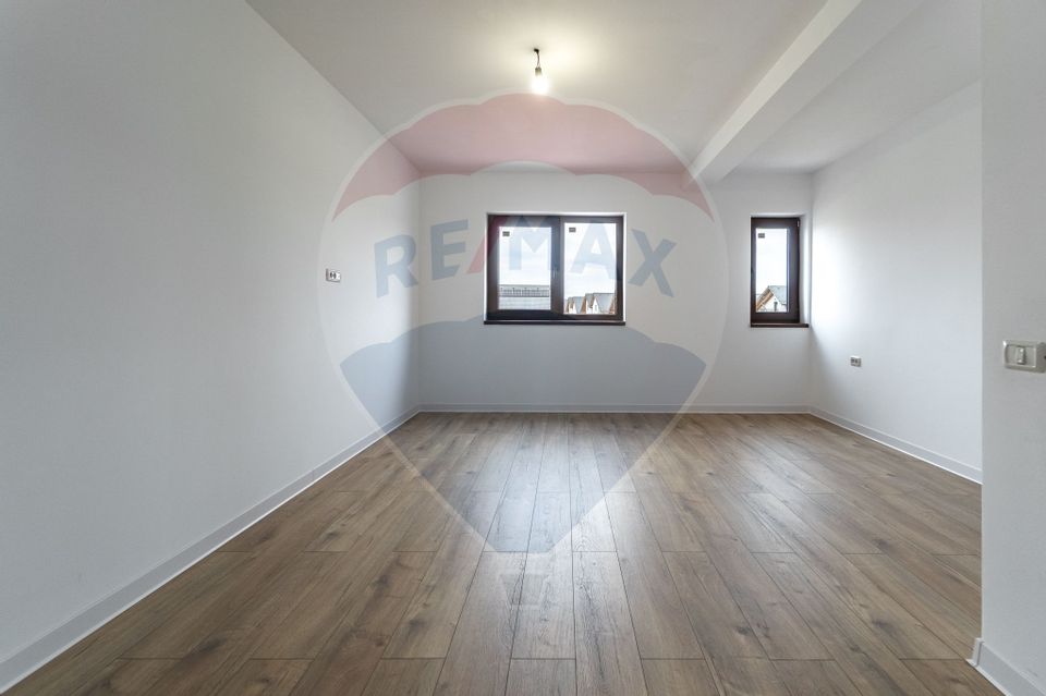 4 room House / Villa for sale