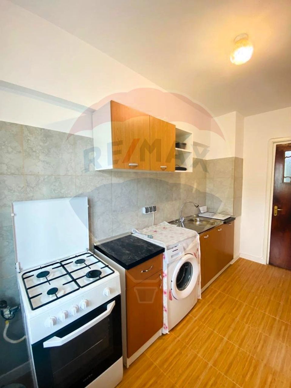 Apartament cu 3 camere la Piata Berceni