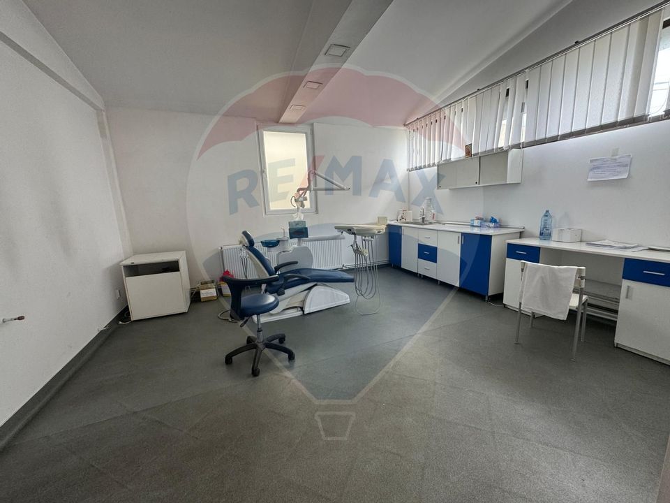 Spațiu comercial de 900mp de vânzare în zona Romanesti