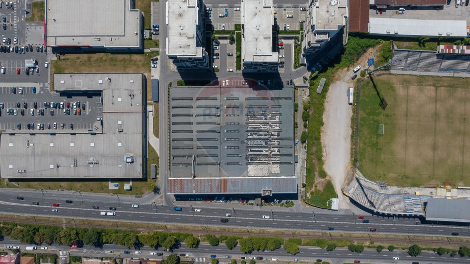 Spațiu comercial de 2,491mp de vânzare în zona Bartolomeu