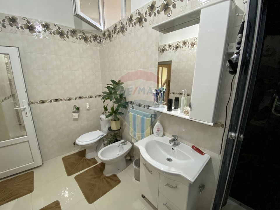 Apartament cu 3 camere de vanzare in zona Central