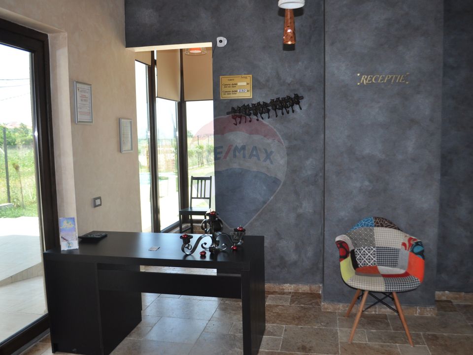 18 room Hotel / Pension for rent