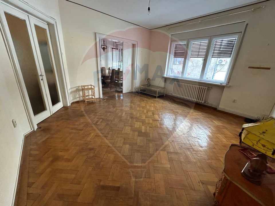 5 room Apartment for sale, Unirii area