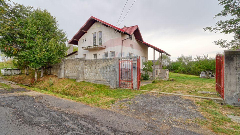 4 room House / Villa for sale