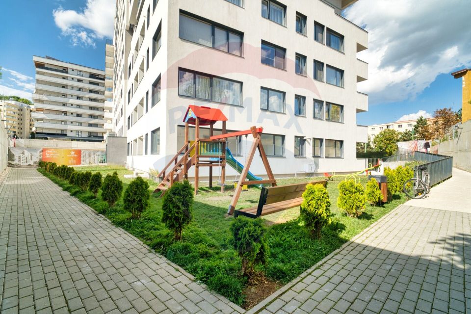 REZERVAT! Apartament 2 camere pretabil locuință sau cabinet