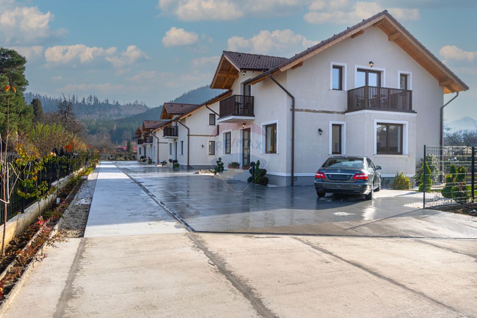 CASE NOI ÎN ARHITECTURĂ ALPINO-MODERNĂ CU ALEE PRIVATA | CRISTIAN