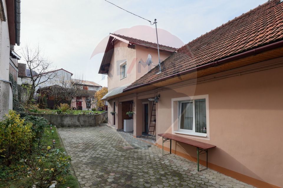 Casă cu 5 camere si curte, de vânzare, zona Centrul Istoric!