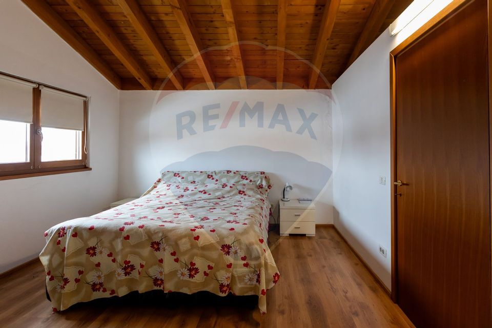 8 room House / Villa for sale