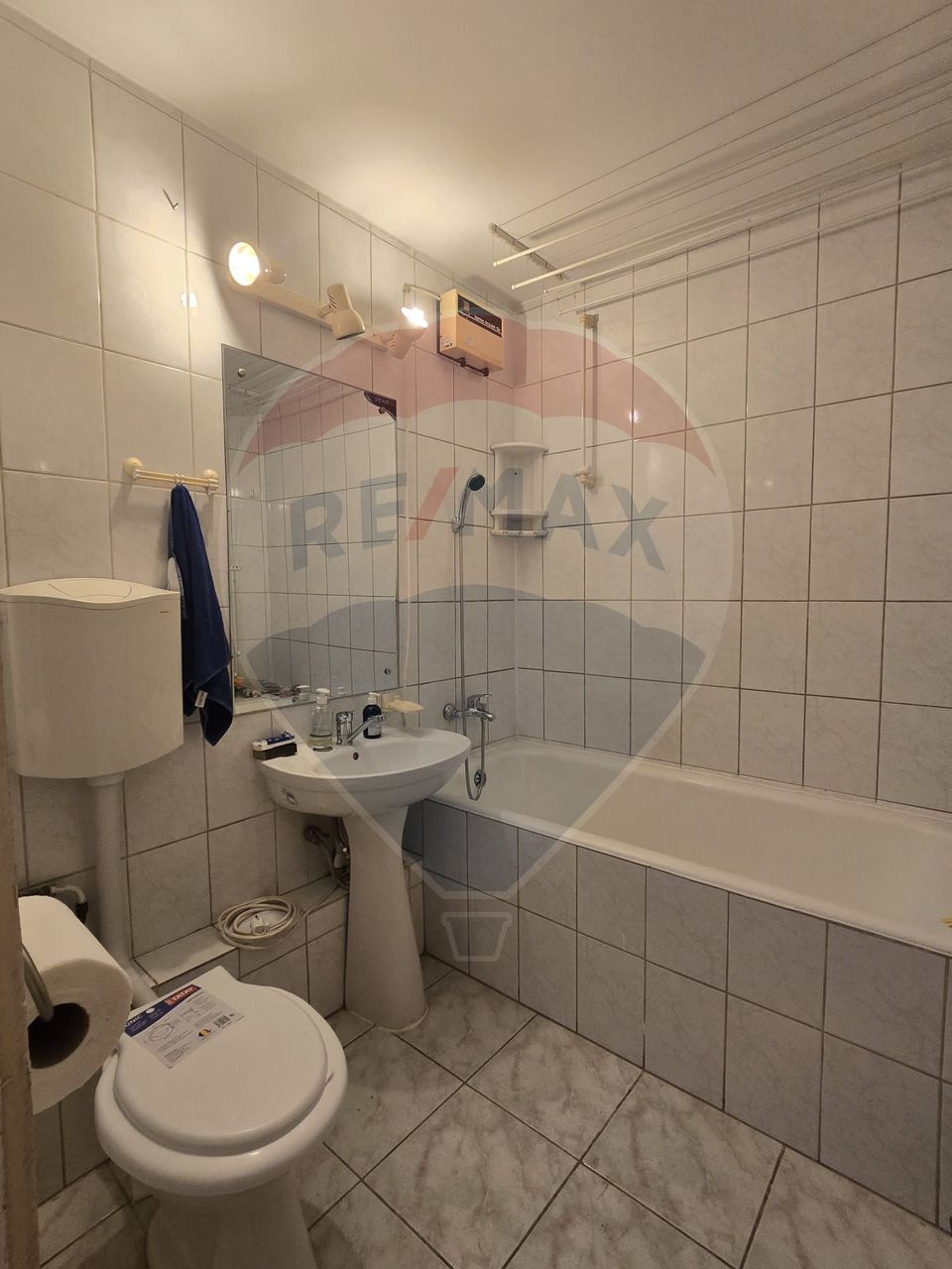 Apartament cu 3 camere de vânzare în zona Bucur Obor
