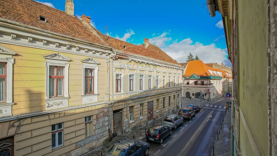 Centrul Istoric, apartament  spatios cu 4 camere, Brasov