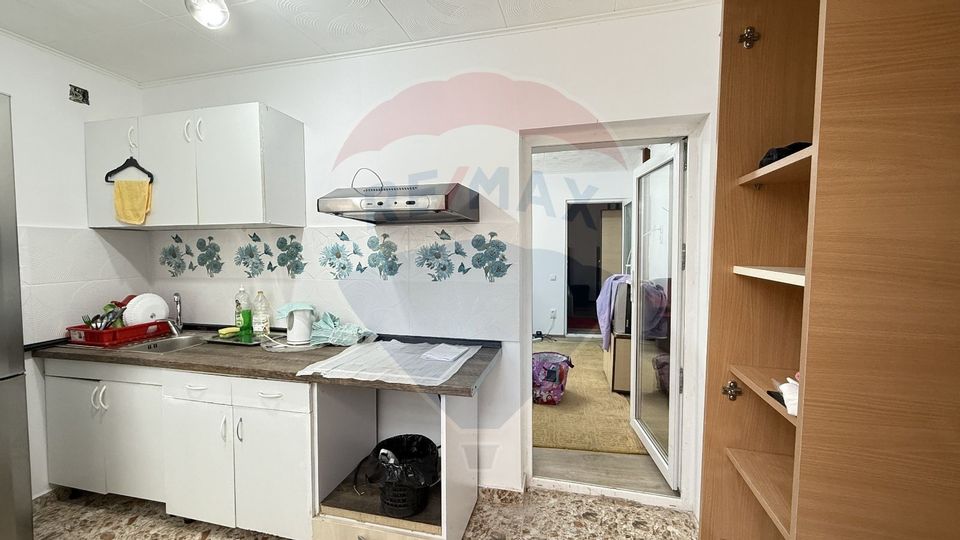 Casă / Vilă cu 3 camere de închiriat în zona Giurgiului