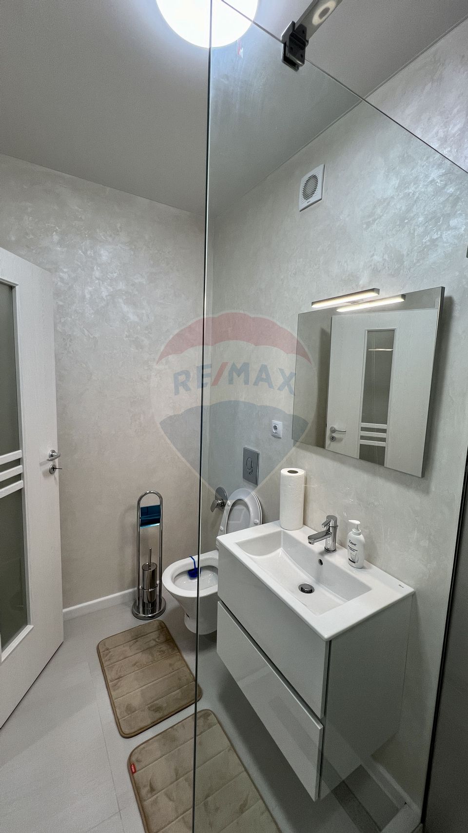 Închiriere apartament cu 2 camere modern în bloc nou