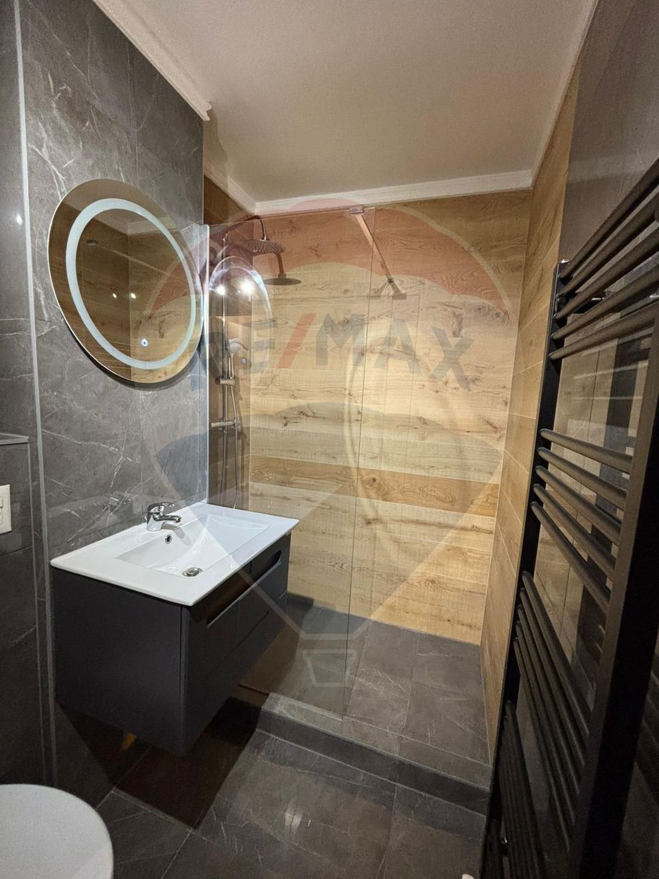 Apartament cu 1 camere de vânzare pe strada MOTORULUI renovata recent