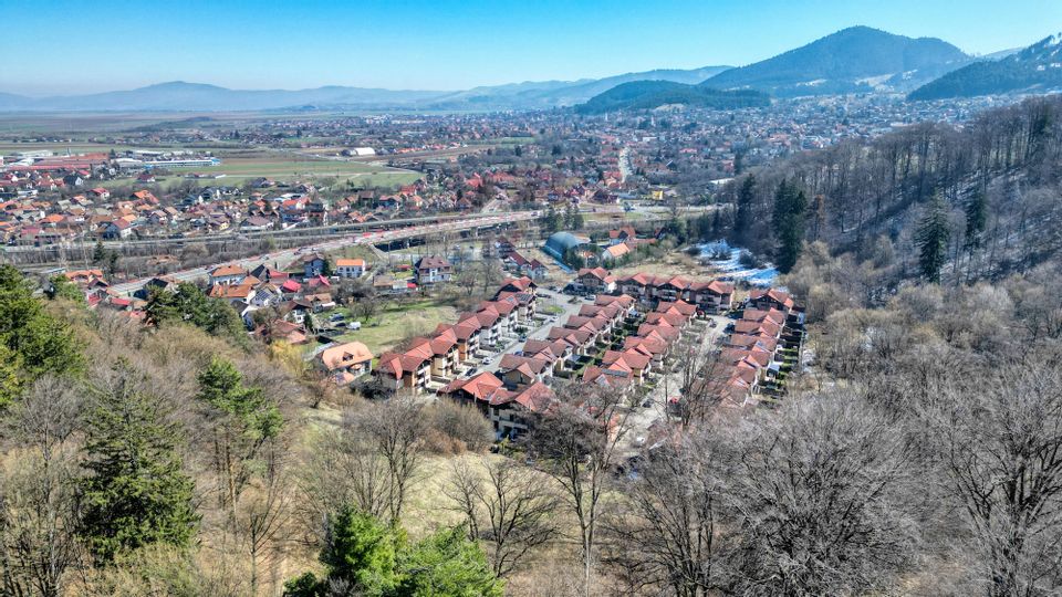 Teren de vânzare 2,900 metri pătrați Brașov / Strada Cireșului