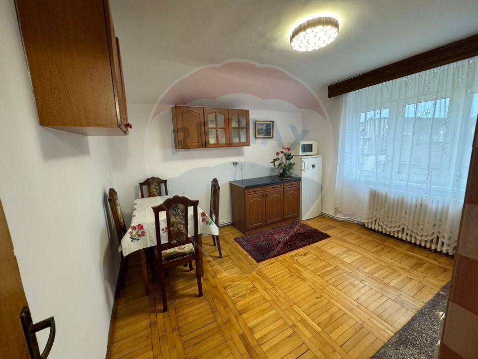 DE ÎNCHIRIAT- apartament 2 camere + garaj