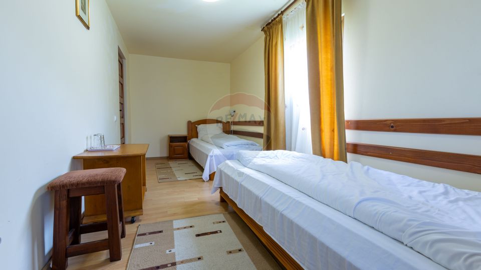 Hotel / Pensiune cu 10 camere de vânzare/Vama Buzaului
