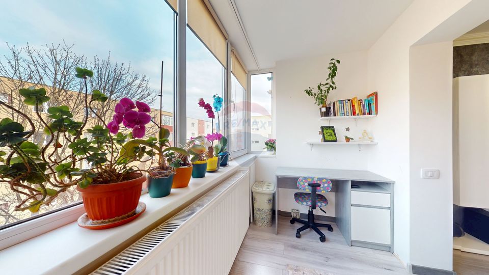 Apartament 3 camere, 2 băi, 2 parcări de vânzare zona Avantgarden 2