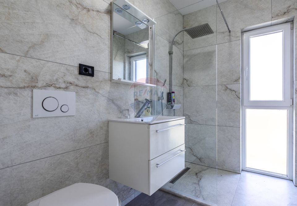 Vilă de lux cu piscina de închiriat