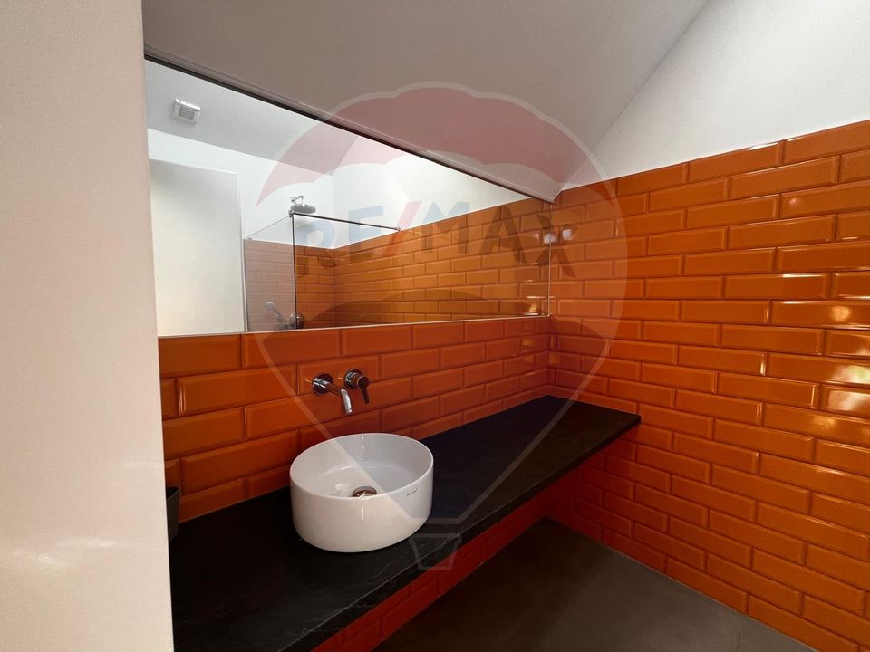 De inchiriat Casă / Vilă 6 camere în Voluntari