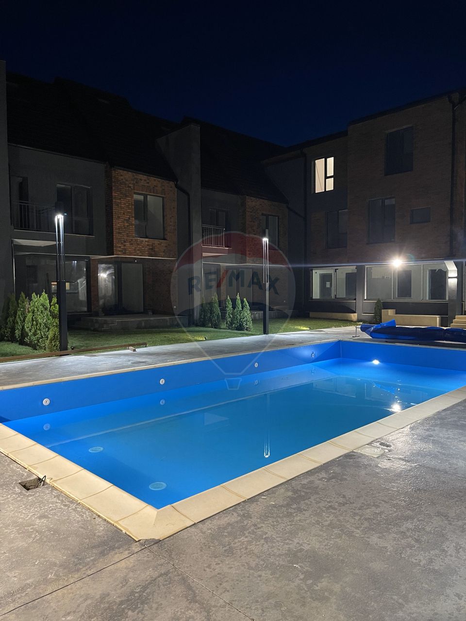 Townhouse 4 camere, piscină încălzită, pompă căldură, finisaje lux (5)