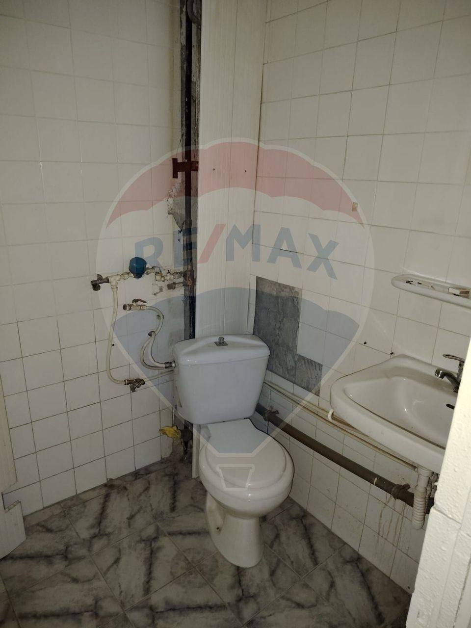 Apartament cu 3 camere str. Alexandru Vlahuta