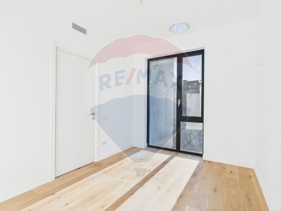 Bright and modern villa for sale in Amber Forest Tunari