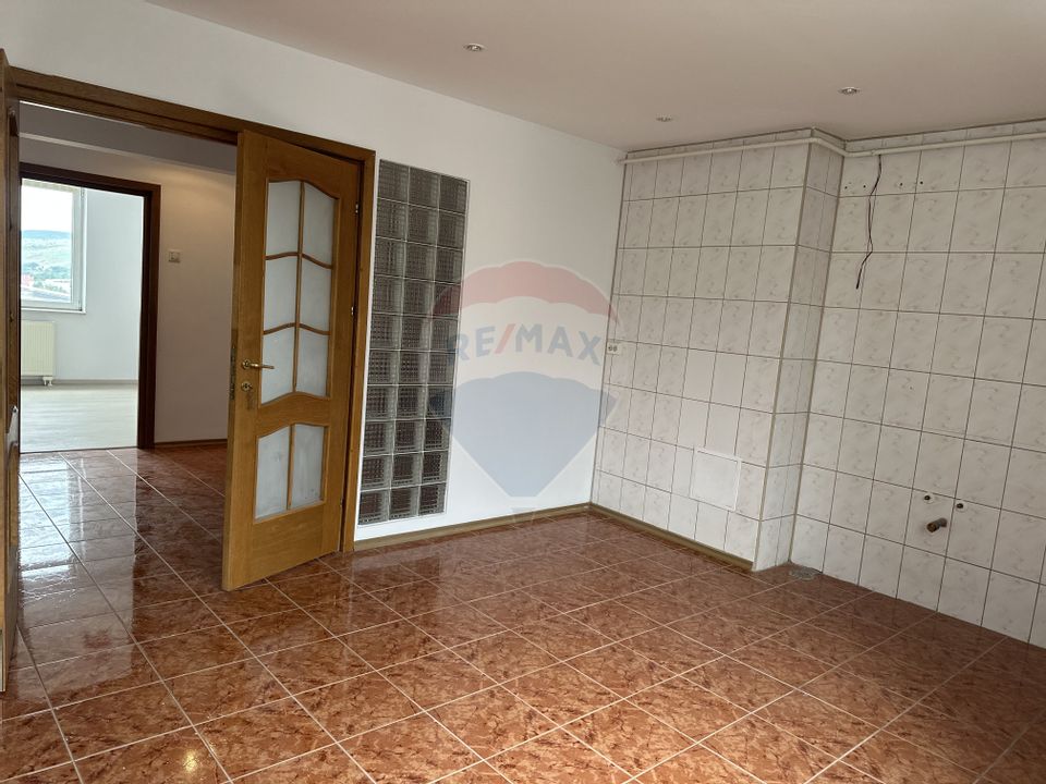4 room Apartment for sale, Calea Romanului area