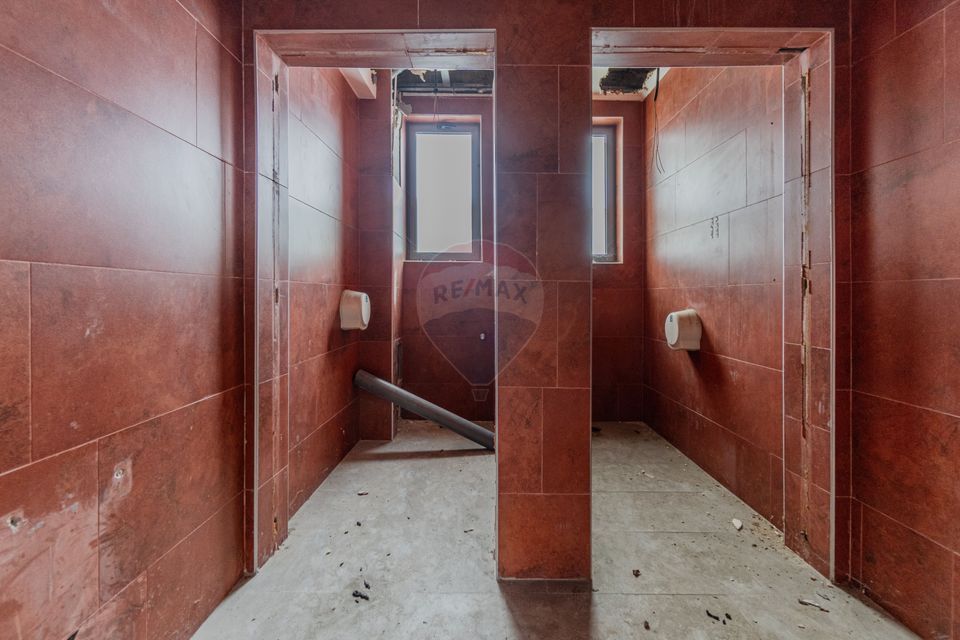 Cladire de 902 mp utili de vânzare, zona Grivitei - DN 13, COMISION 0