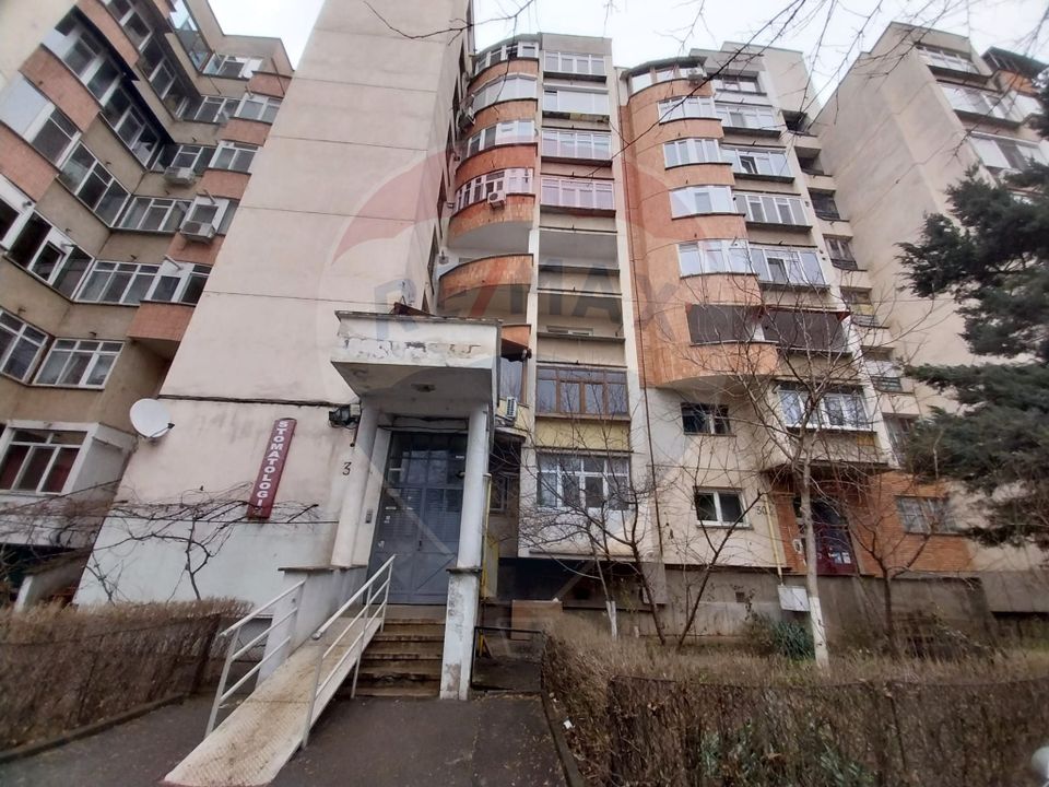 Apartament cu 3 camere  Promenada- Calea Severinului-Toporasi