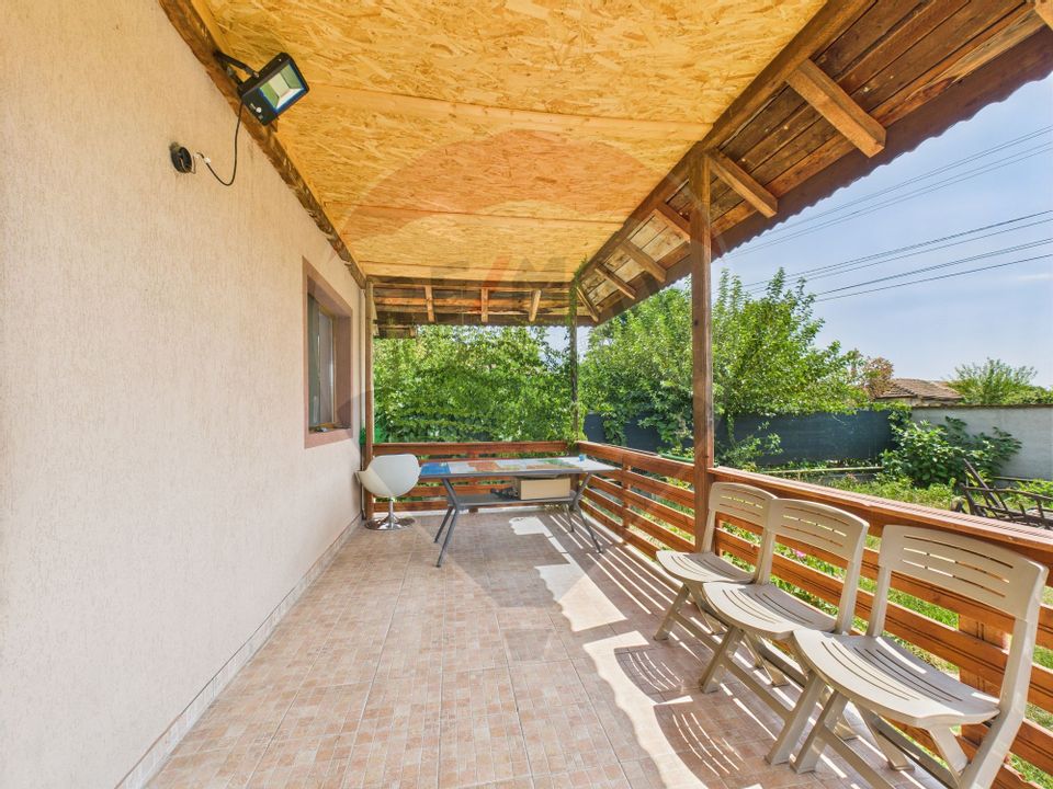 Hala, teren 5000 mp si casa in Potlogi- 38 km pana in Bucuresti