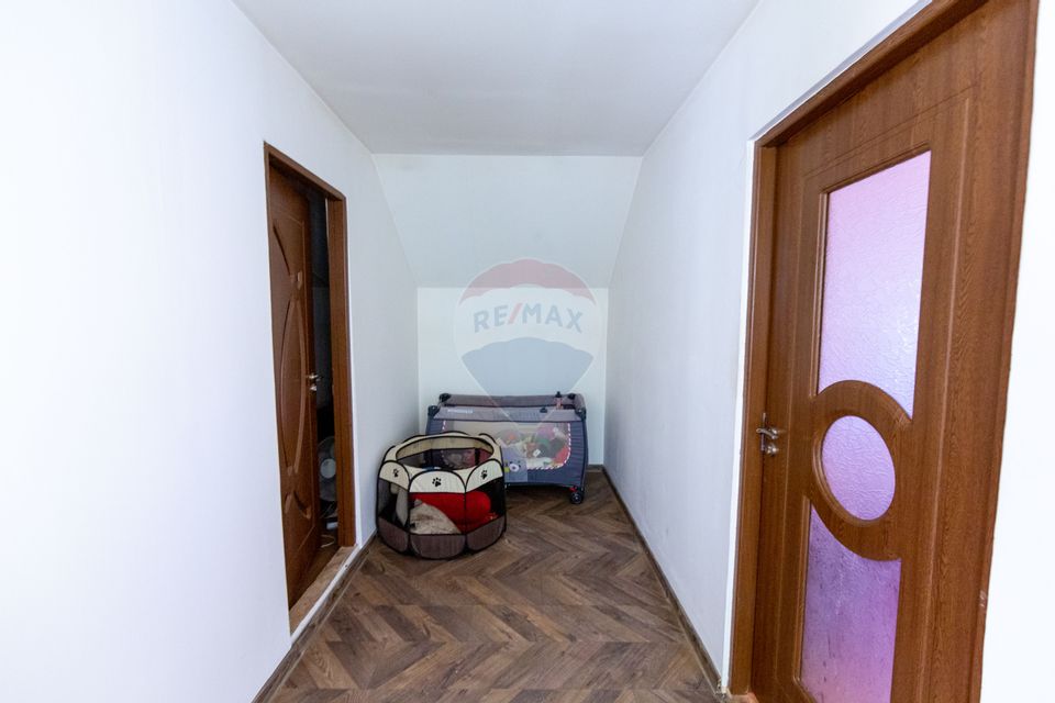 Casă individuala cu priveliste, 5 dormitoare, teren generos Baciu