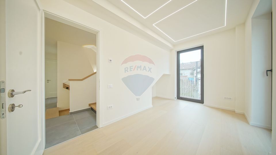 Armonie între tradiție și modernitate – Vilă contemporană în Brasov