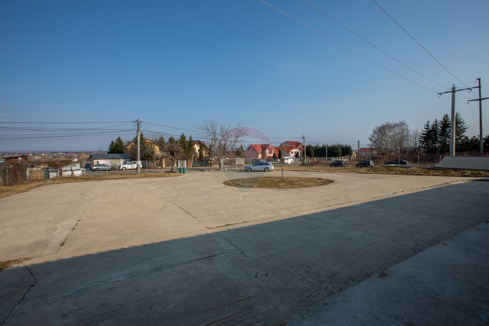 Hală 1.000 mp + curte 3.200 mp + CASĂ 160 mp BONUS | Acces TIR | Bacău