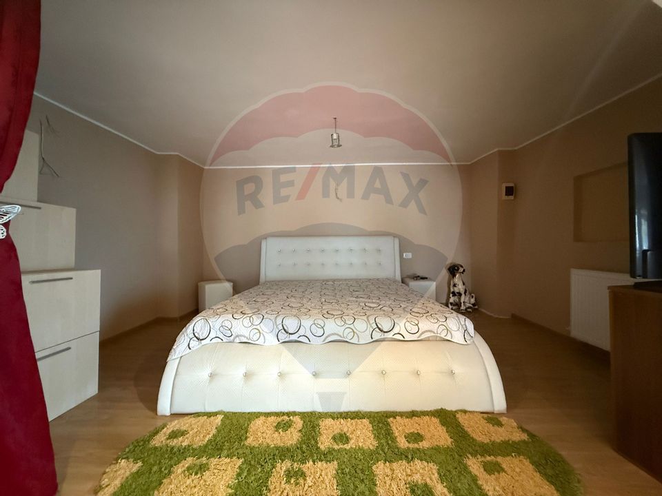 Casă  Vilă cu 4 camere de vânzare în zona Medeea  Constanta