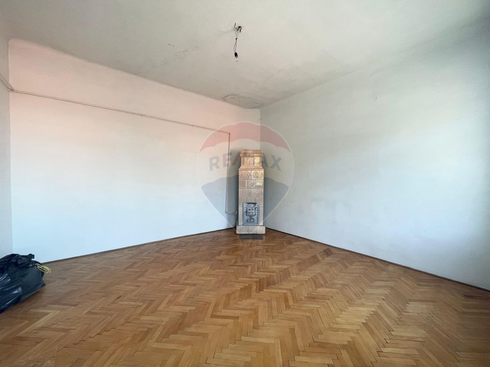 Casă cu 3 camere de vânzare în zona centrala comison 0%