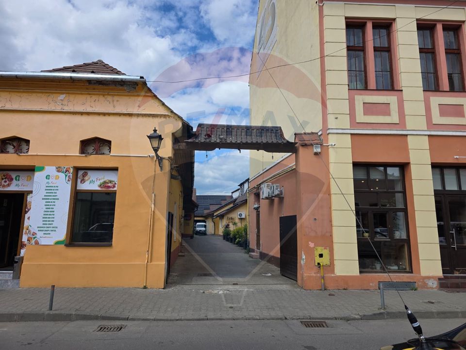 179sq.m Commercial Space for rent, Central area