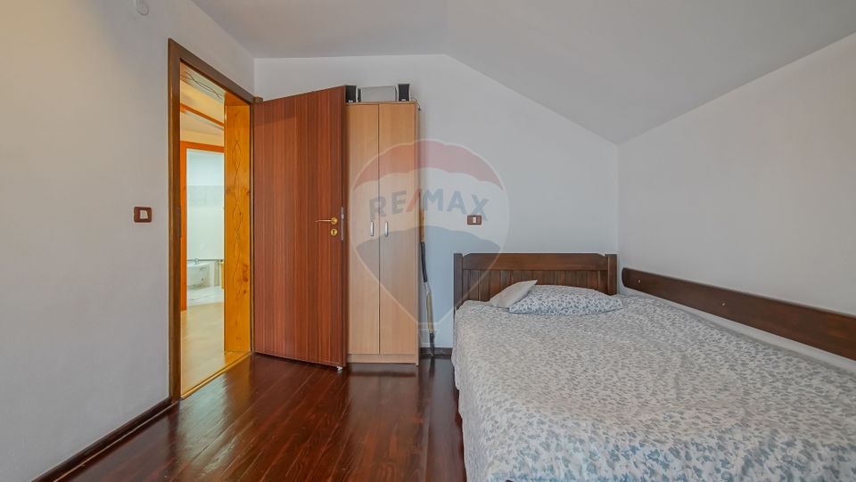 Vilă cu 6 camere de vânzare în zona Primaverii, Râșnov - Comision 0