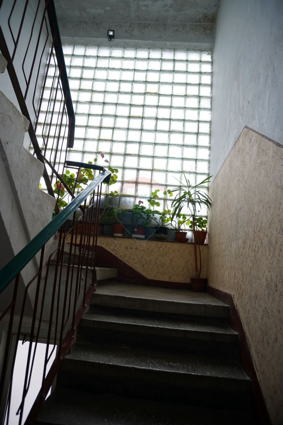 Apartament cu 3 camere de vânzare Str. 1 Mai