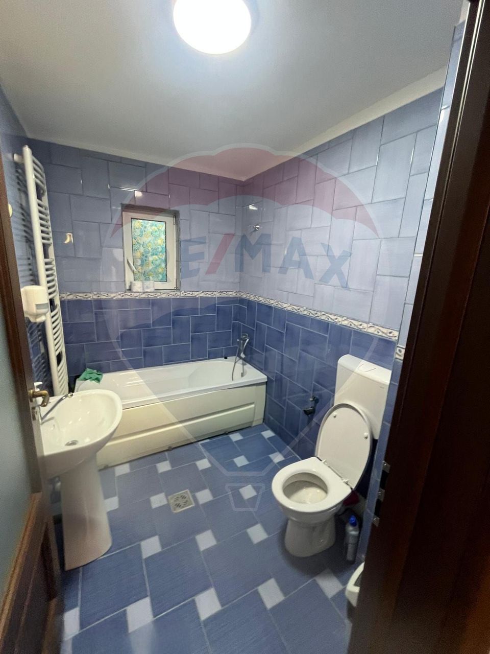 Casă / Vilă cu 4 camere de închiriat în zona Andrei Muresanu