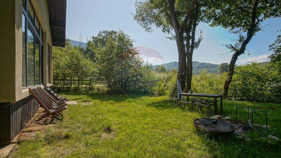 Casă de vacanță superbă -Cheile Râșnoavei- liniște, natură și confort!