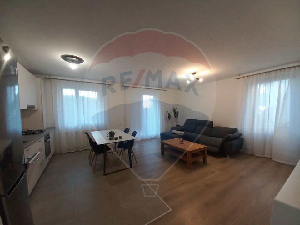 Apartament cu 3 camere de închiriat în zona Europa