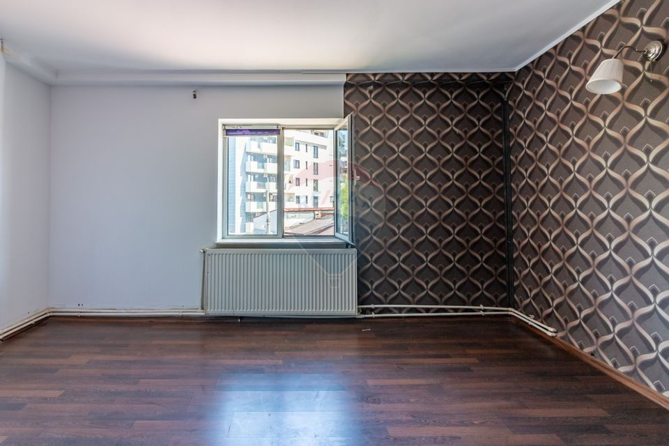 Casă / Vilă în zona Calea Calarasilor, ideal investitie, 6xparcare