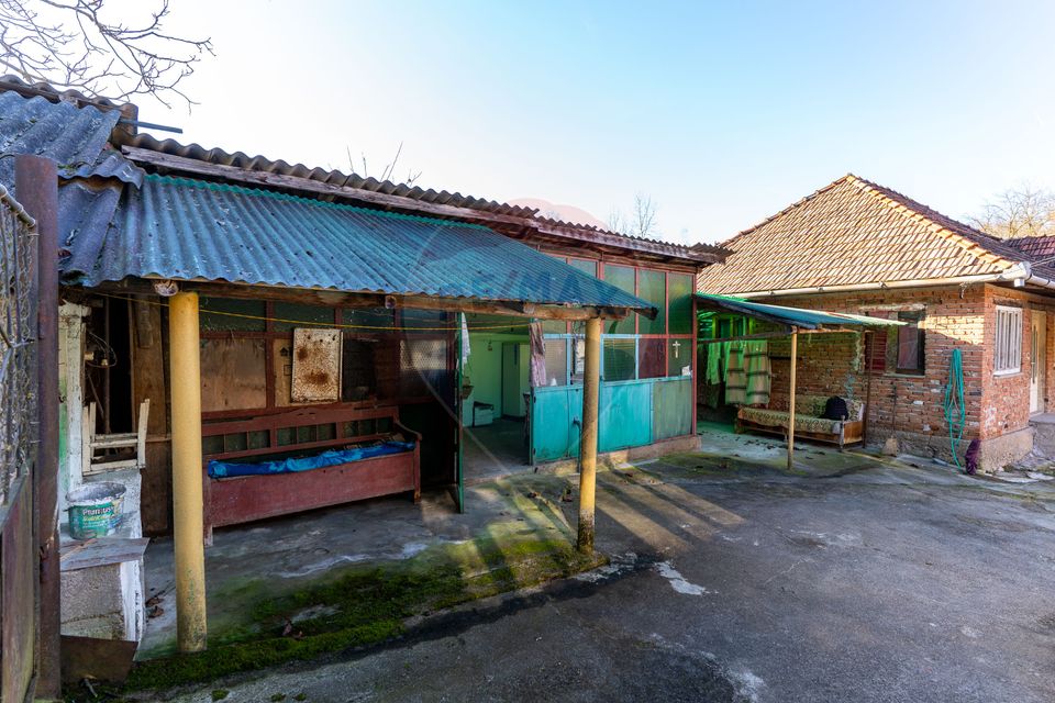 Casă / Vilă cu 4 camere de vânzare