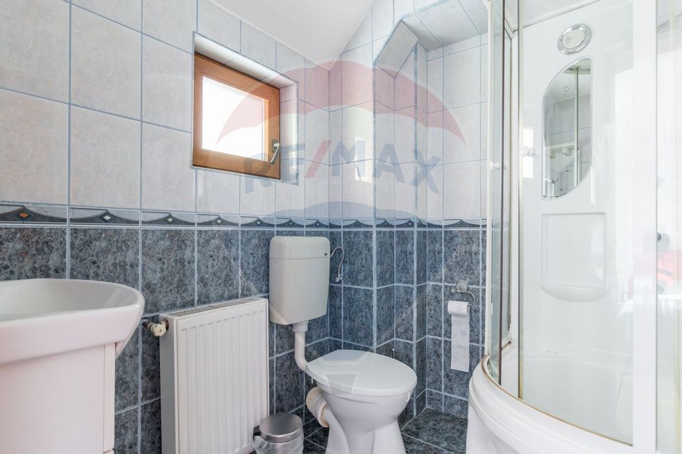 De Vânzare  Pensiunea Laura – 3 Margarete, Sânmartin, Băile Felix