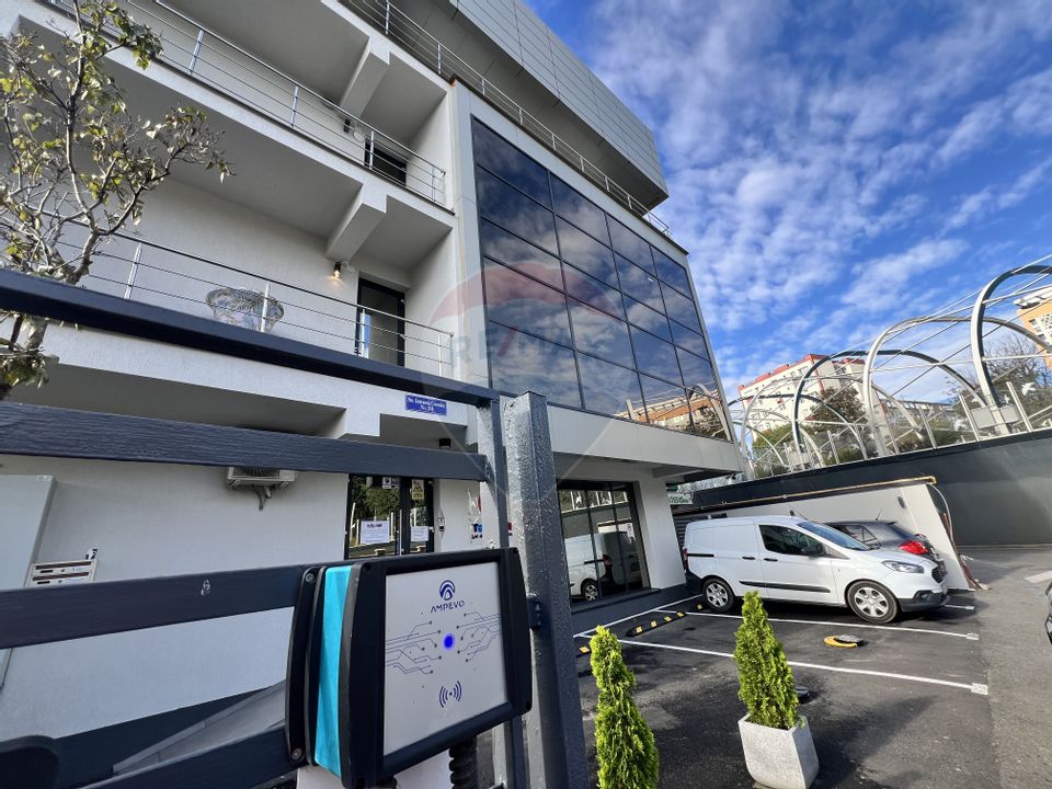 Spațiu comercial modern de închiriat / 2 locuri de parcare