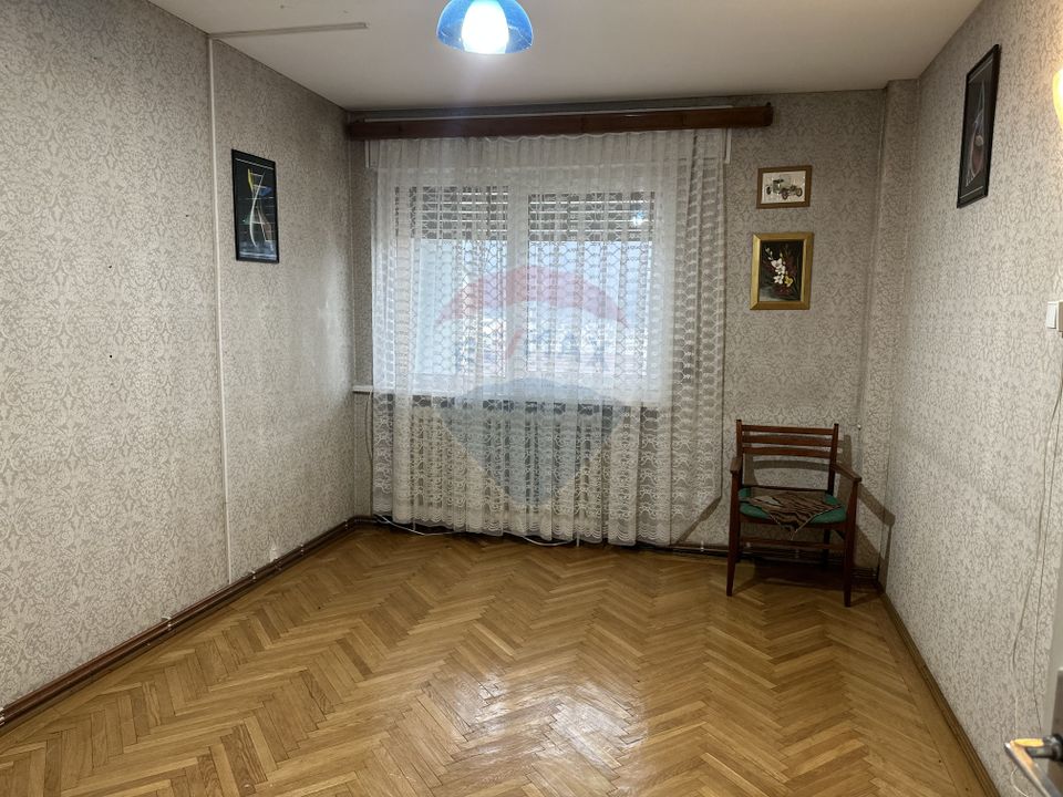 4 room Apartment for sale, Central area