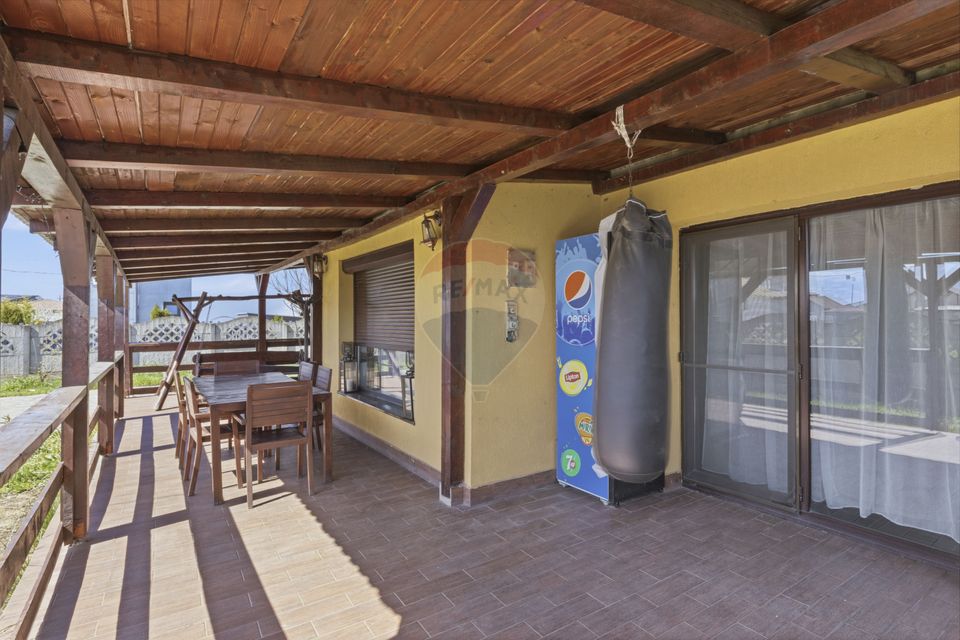 Casă cu 5 camere de inchiriat in Sofronea,Arad