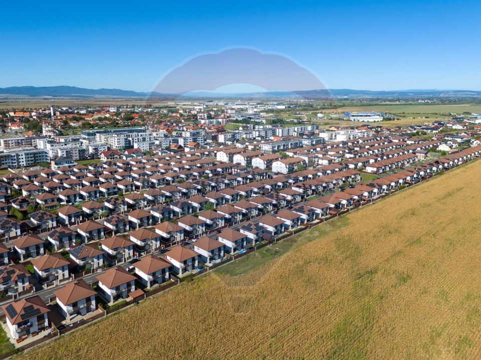 Vila mobilata modern, piscina, zona de interes Ghimbav!