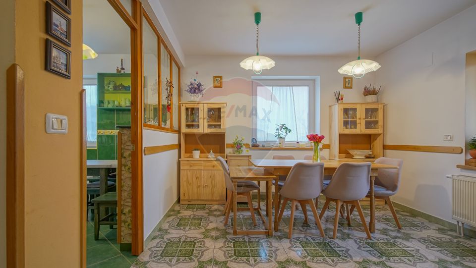 Vilă cu 6 camere de vânzare în zona Primaverii, Râșnov - Comision 0